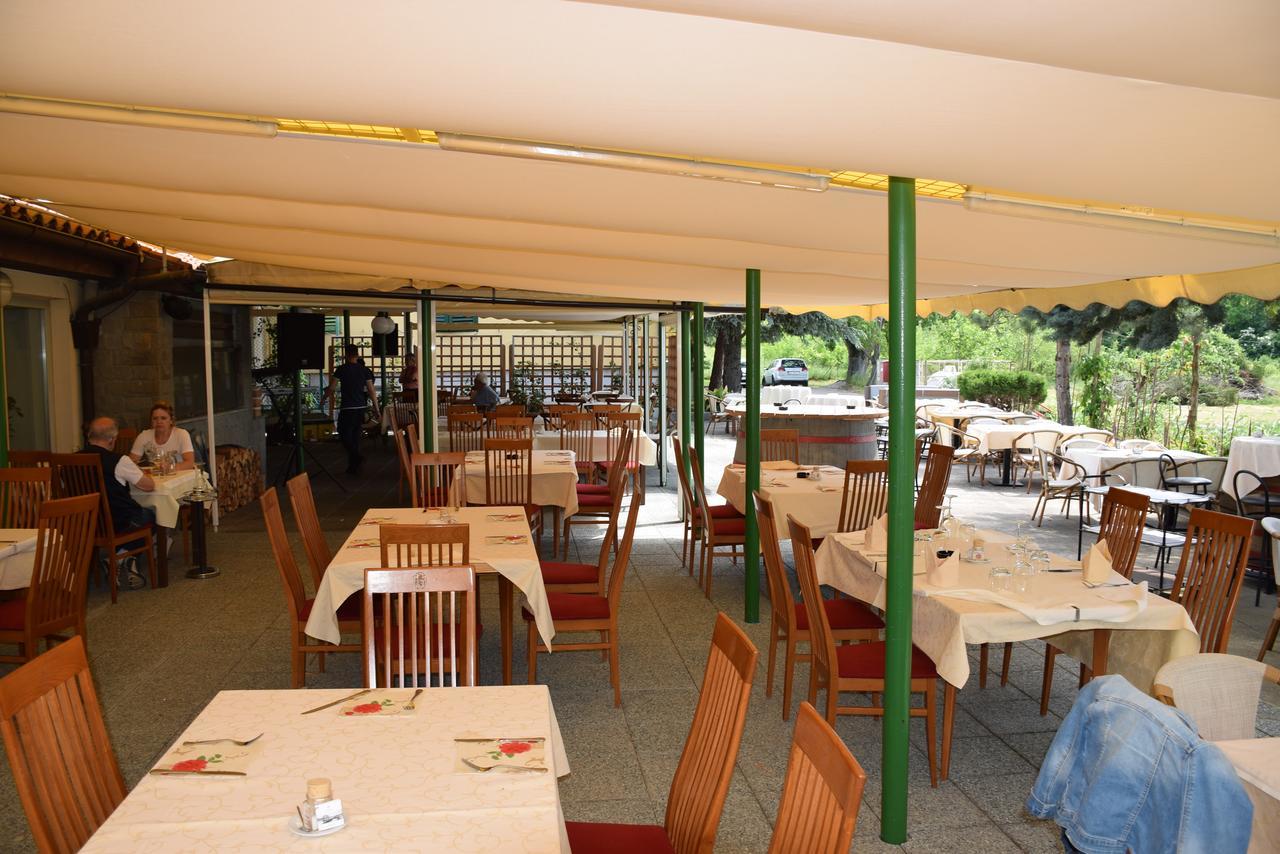Restaurant Bric Dekani 外观 照片