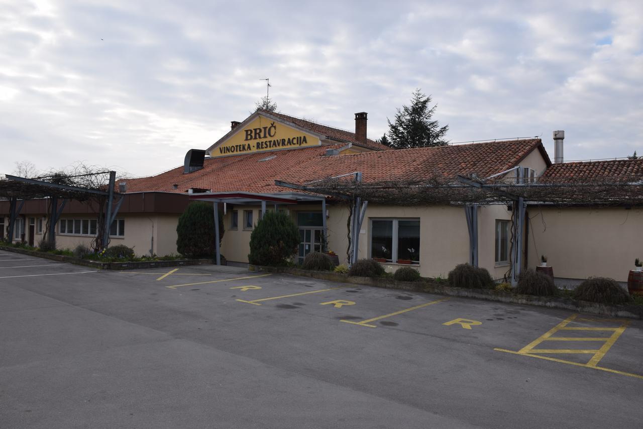 Restaurant Bric Dekani 外观 照片